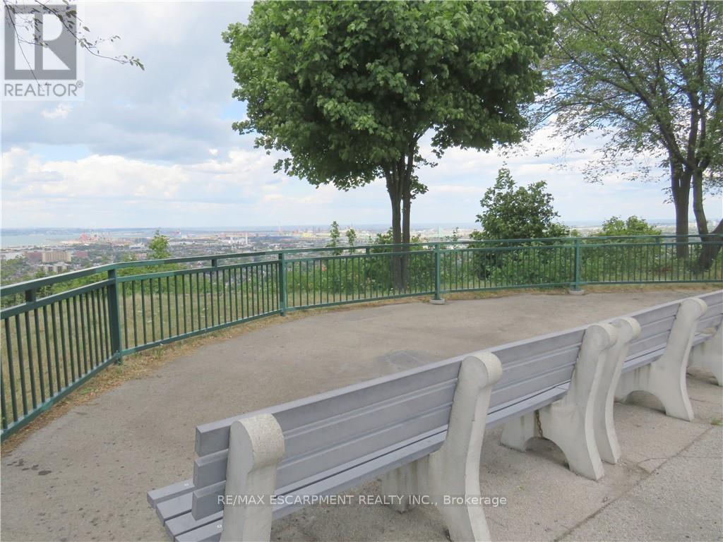 Photo 22 of 307 30 Summit Avenue, Hamilton ON