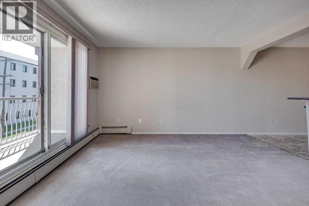 Photo 11 of 312 5330 47 Avenue, Red Deer AB