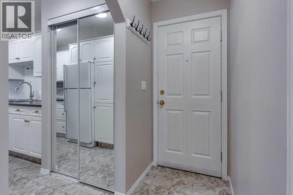 Photo 2 of 312 5330 47 Avenue, Red Deer AB