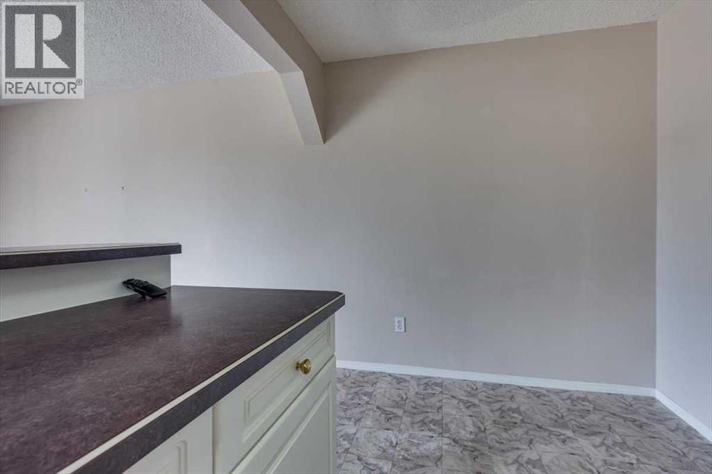 Photo 7 of 312 5330 47 Avenue, Red Deer AB