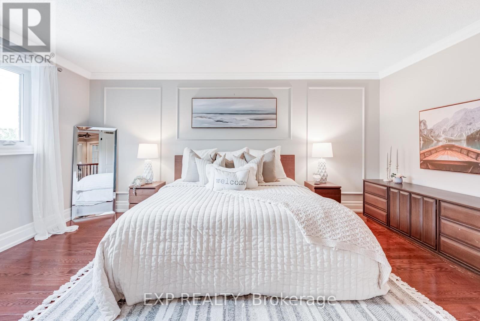 Photo 22 of 891 Leslie Valley Drive, Newmarket ON