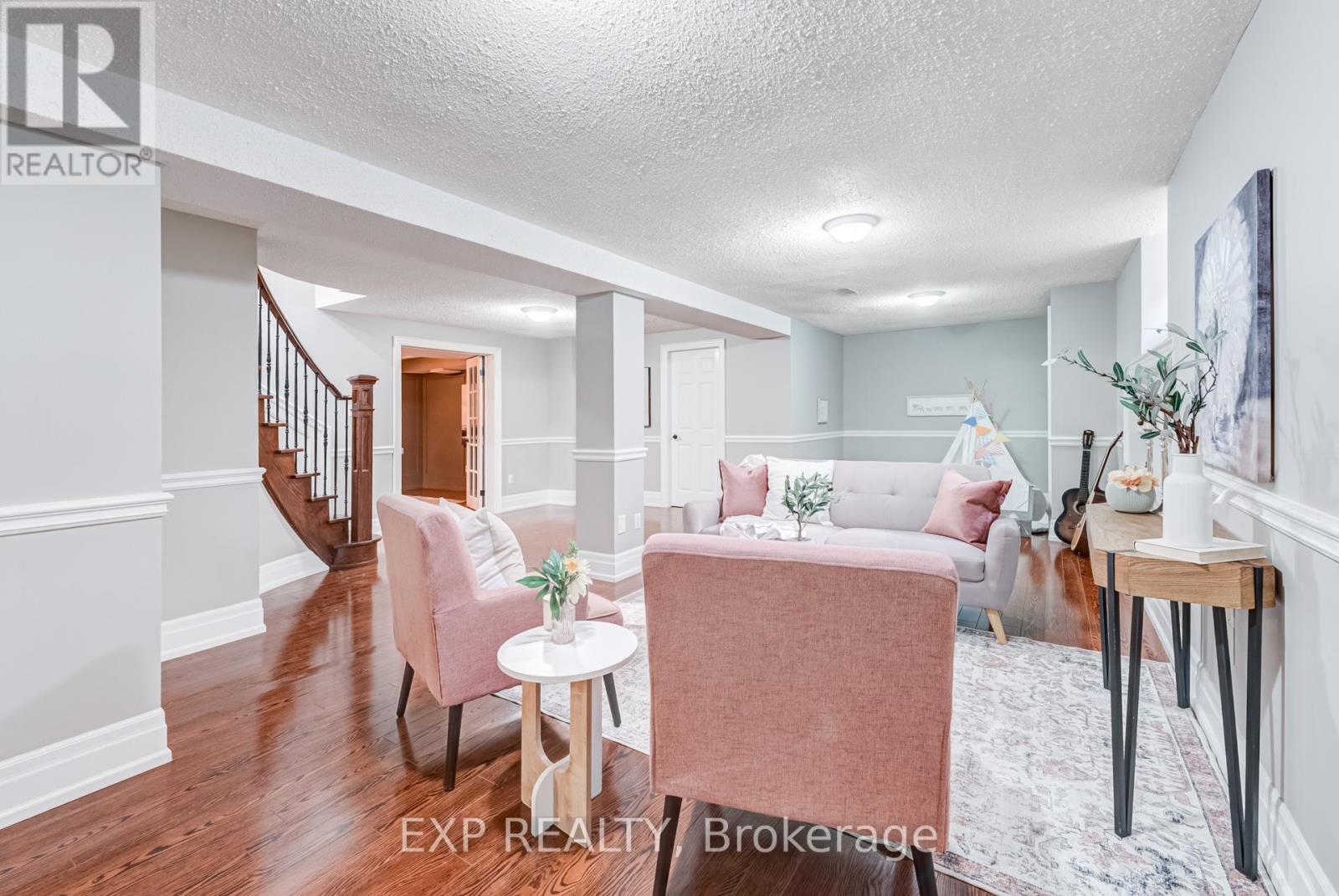 Photo 38 of 891 Leslie Valley Drive, Newmarket ON