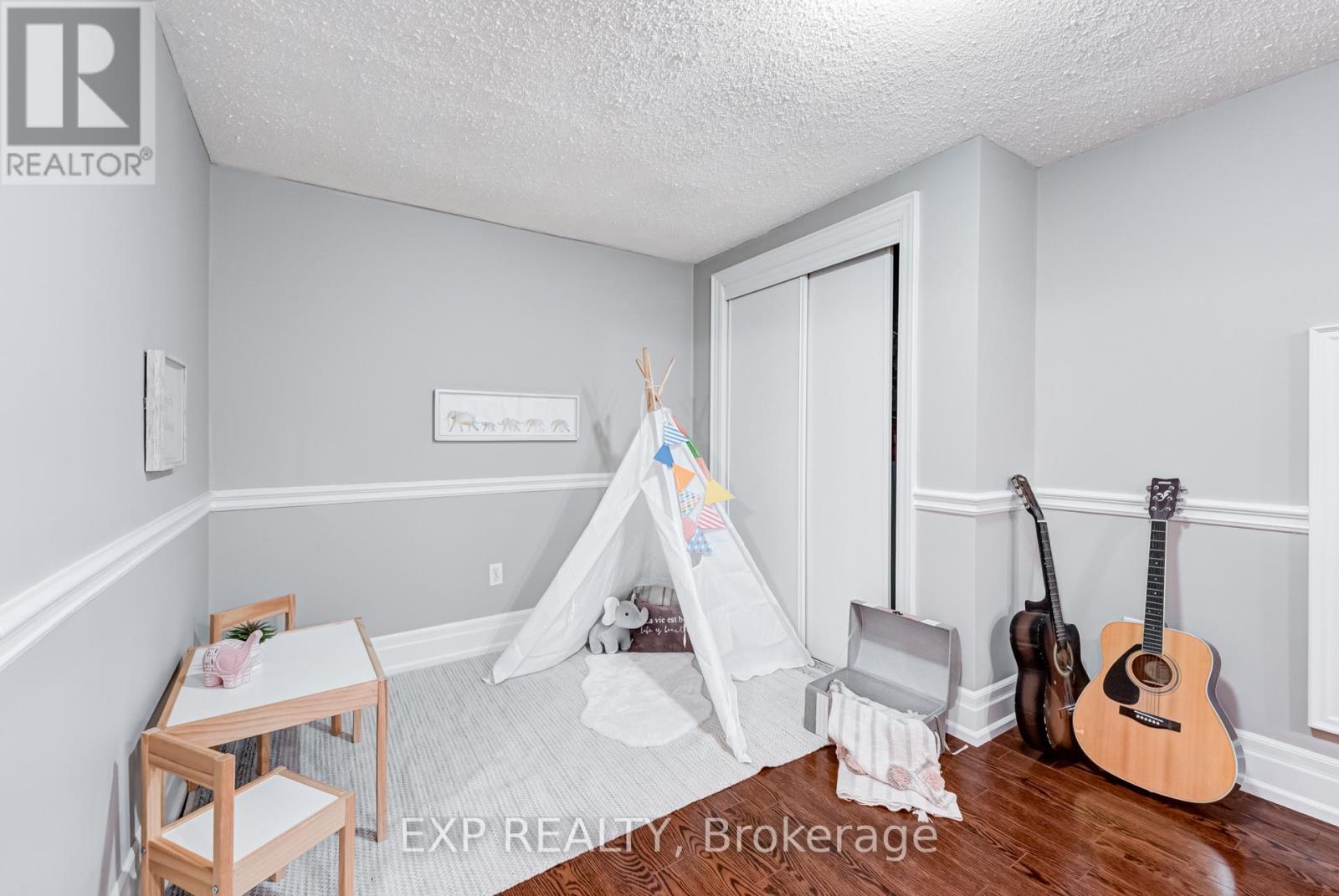 Photo 39 of 891 Leslie Valley Drive, Newmarket ON