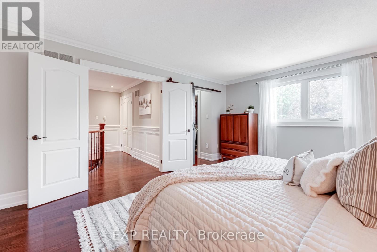 Photo 23 of 891 Leslie Valley Drive, Newmarket ON
