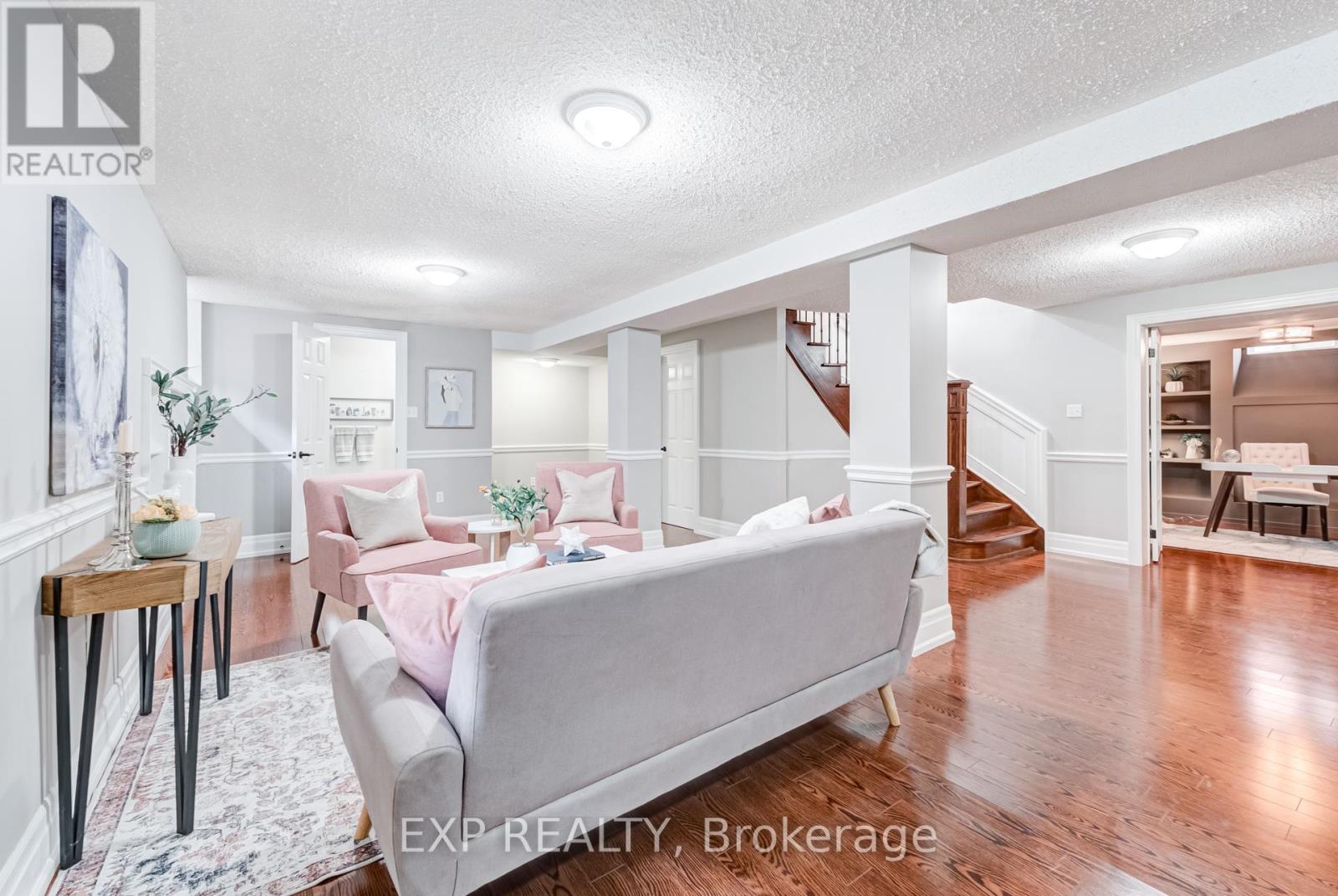 Photo 37 of 891 Leslie Valley Drive, Newmarket ON