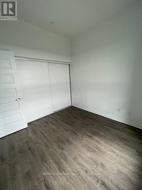 Photo 16 of 411 95 Dundas Street W, Oakville ON