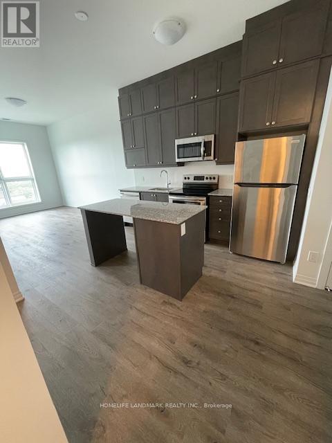 Photo 13 of 411 95 Dundas Street W, Oakville ON