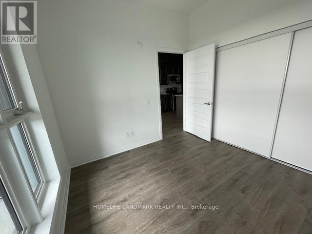 Photo 14 of 411 95 Dundas Street W, Oakville ON