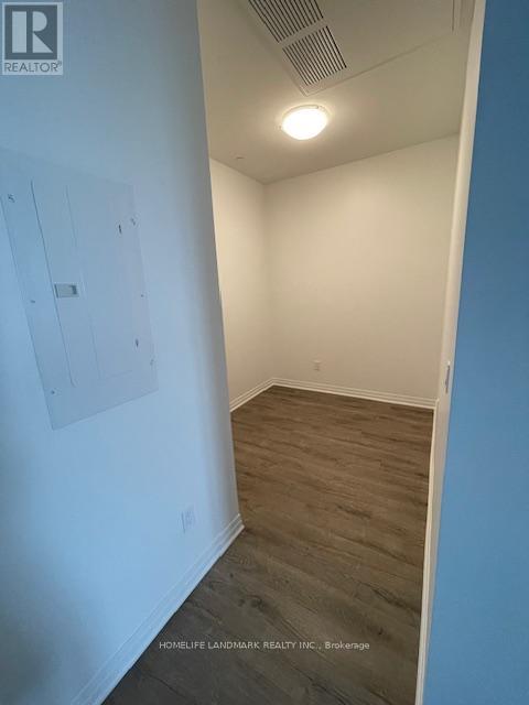 Photo 18 of 411 95 Dundas Street W, Oakville ON