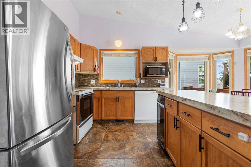 Photo 6 of 9055 106 Avenue, Grande Prairie AB