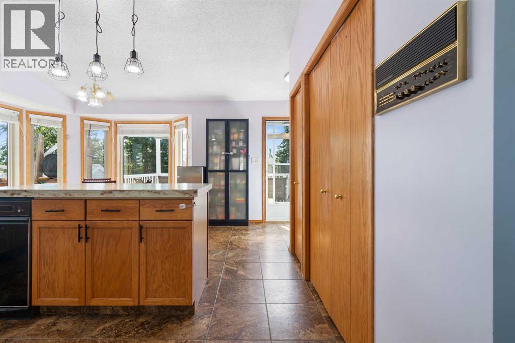 Photo 4 of 9055 106 Avenue, Grande Prairie AB
