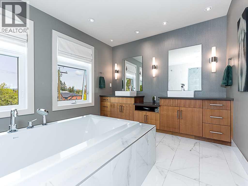 Single Family House for Sale in   Avenue SW Richmond Calgary 