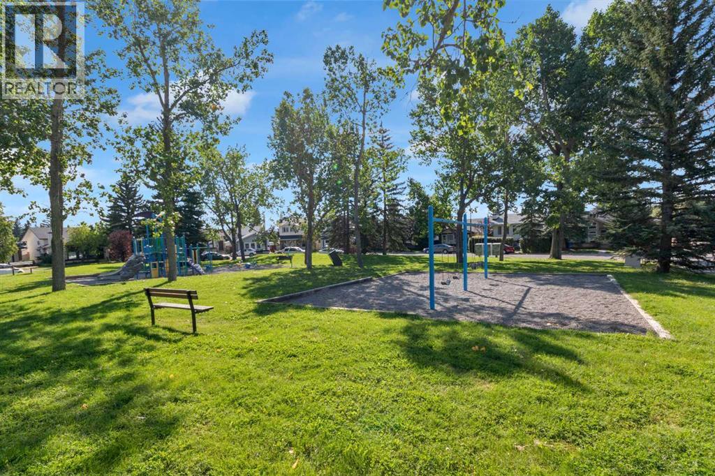 Single Family House 4 Level for Sale in  Woodfield Green SW Woodbine Calgary 