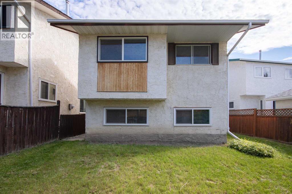 Single Family House 4 Level for Sale in  Woodfield Green SW Woodbine Calgary 