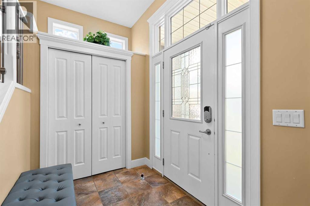 Photo 4 of 117 Kingsland Court Se, Airdrie AB