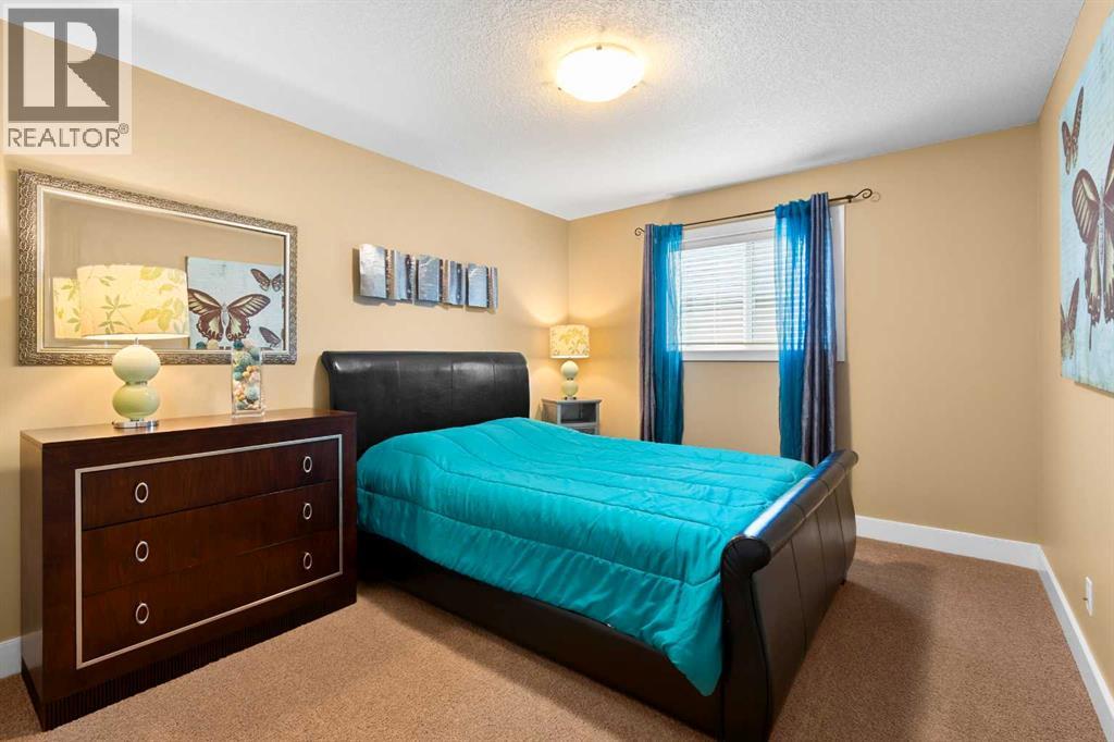 Photo 25 of 117 Kingsland Court Se, Airdrie AB