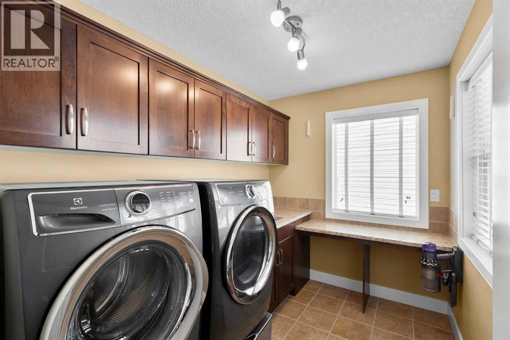 Photo 26 of 117 Kingsland Court Se, Airdrie AB