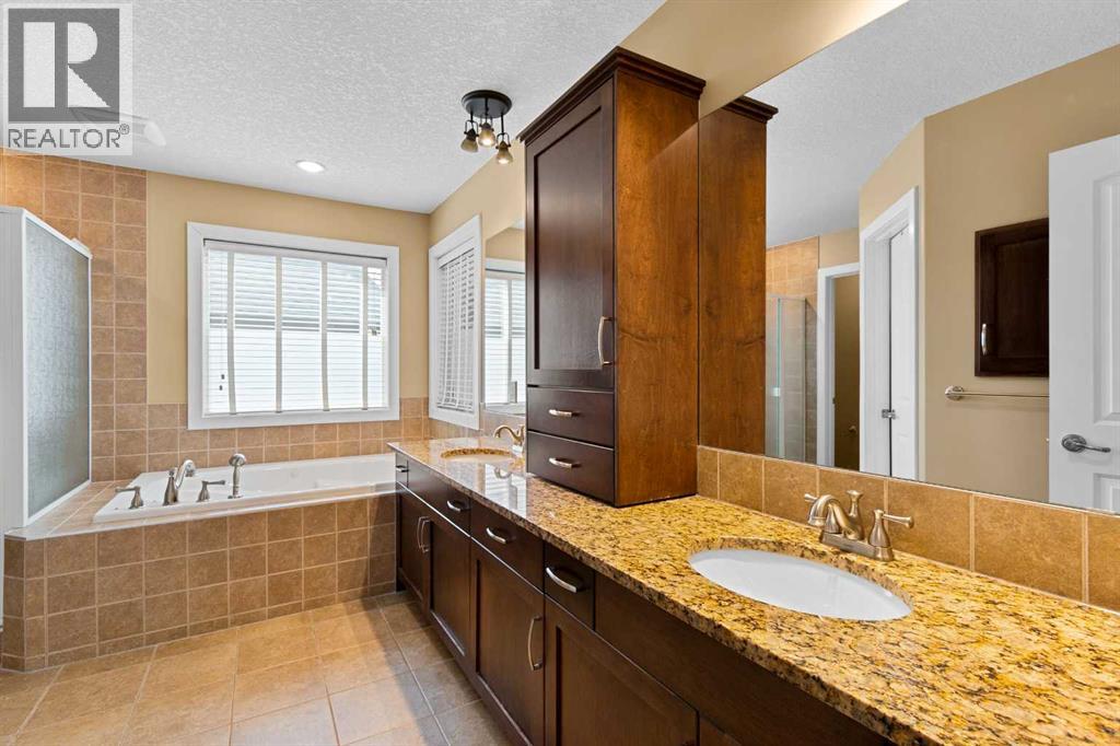 Photo 22 of 117 Kingsland Court Se, Airdrie AB