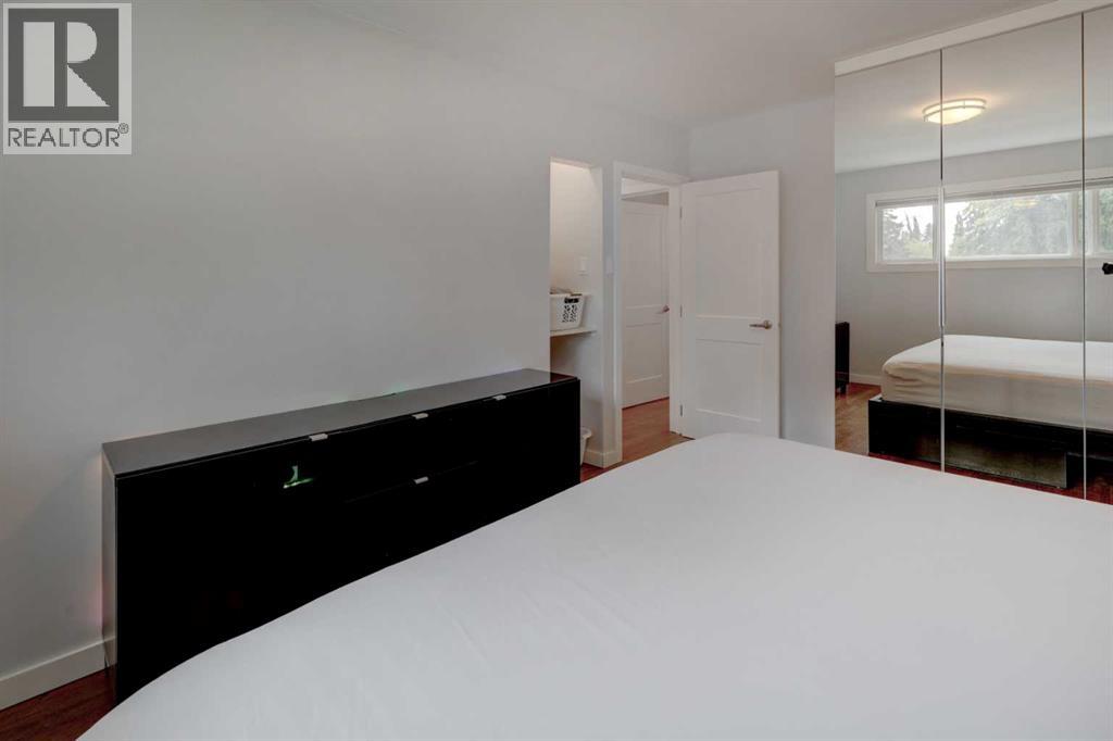 Photo 13 of 3803 19 Street Nw, Calgary AB