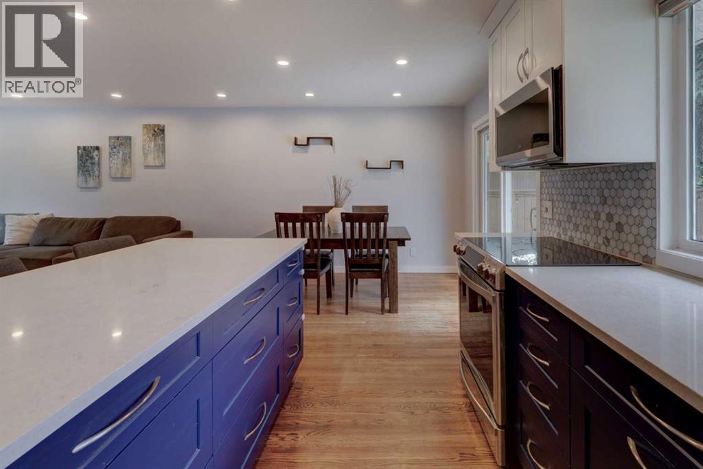 Photo 7 of 3803 19 Street Nw, Calgary AB