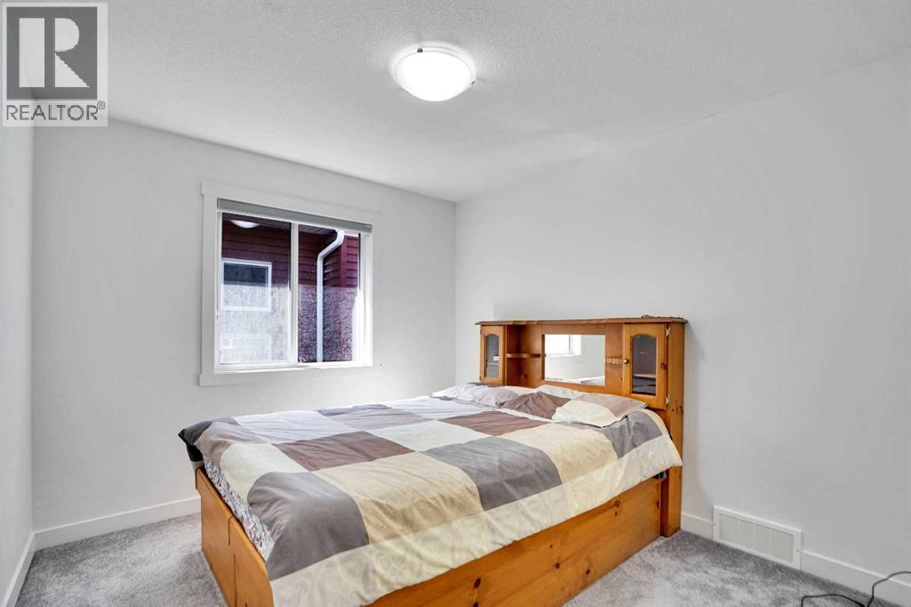 Single Family House for Sale in  Saddlestone Grove NE Saddle Ridge Calgary 