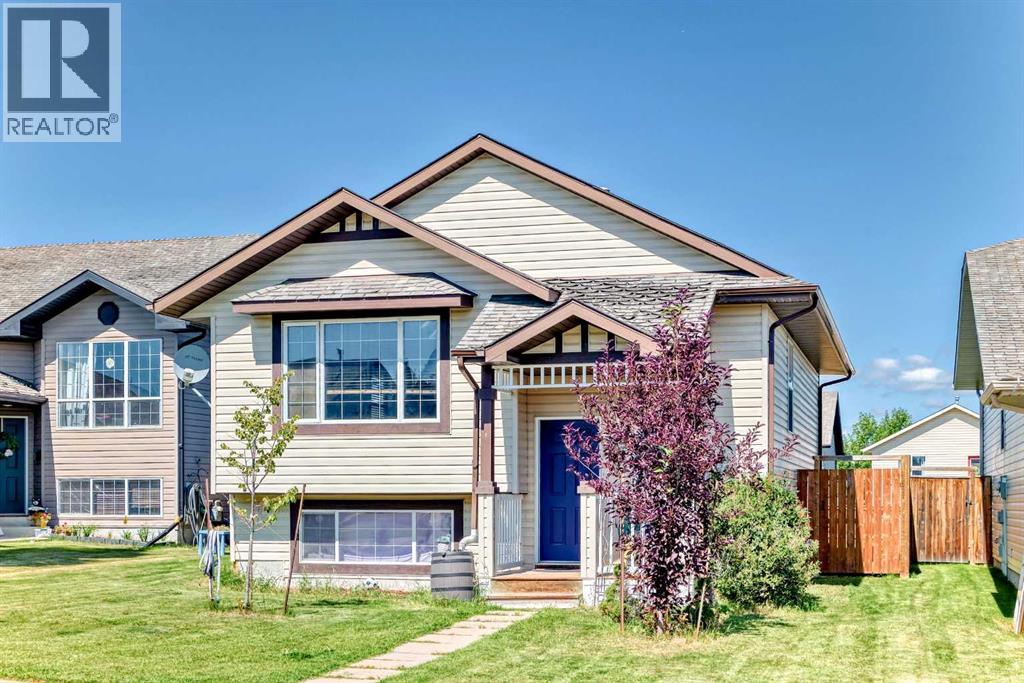 Photo 1 of 16 Wilkinson Circle, Sylvan Lake AB