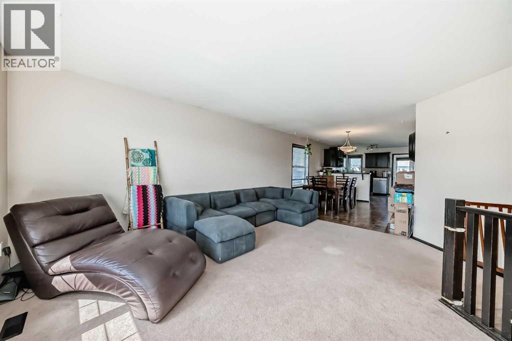 Photo 14 of 16 Wilkinson Circle, Sylvan Lake AB