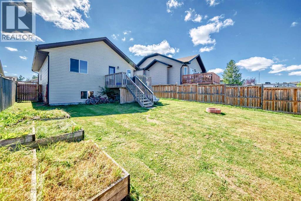 Photo 32 of 16 Wilkinson Circle, Sylvan Lake AB