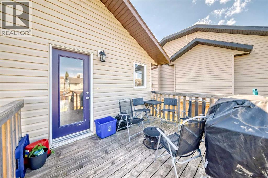 Photo 9 of 16 Wilkinson Circle, Sylvan Lake AB
