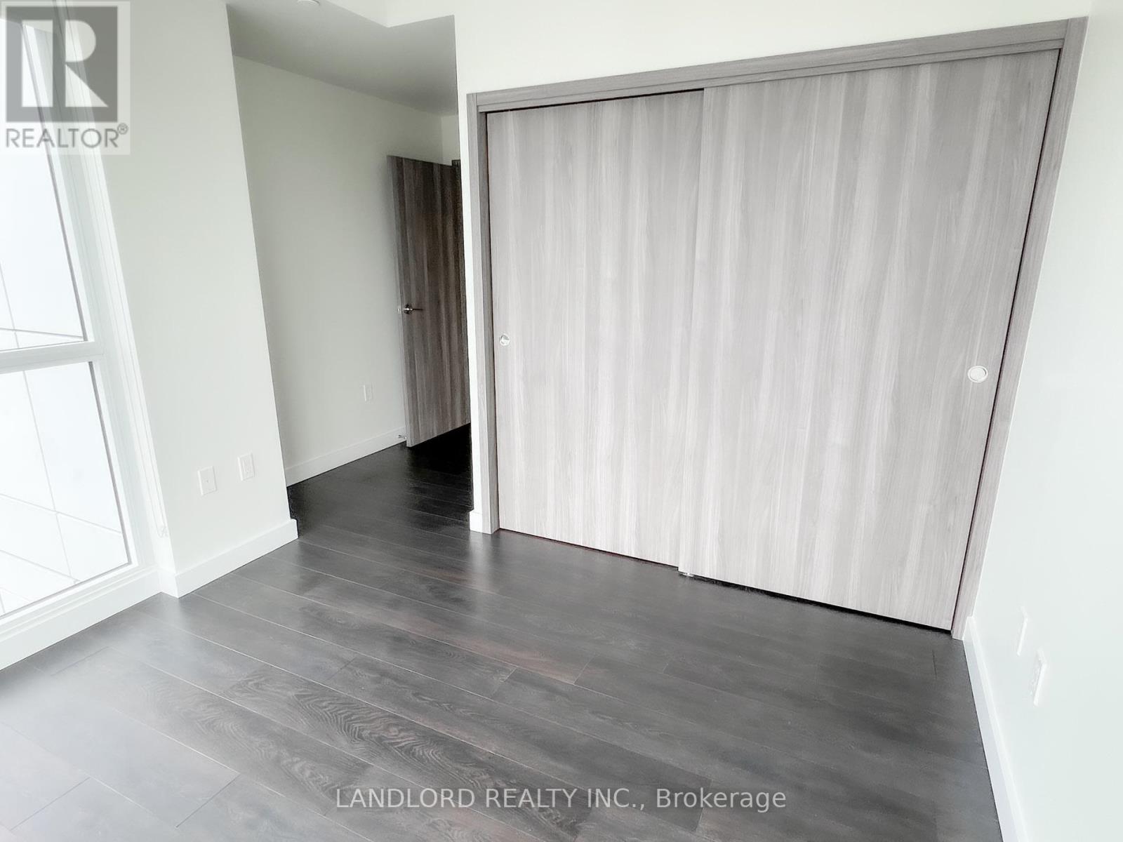 Photo 26 of 3707 85 Mcmahon Drive, Toronto ON