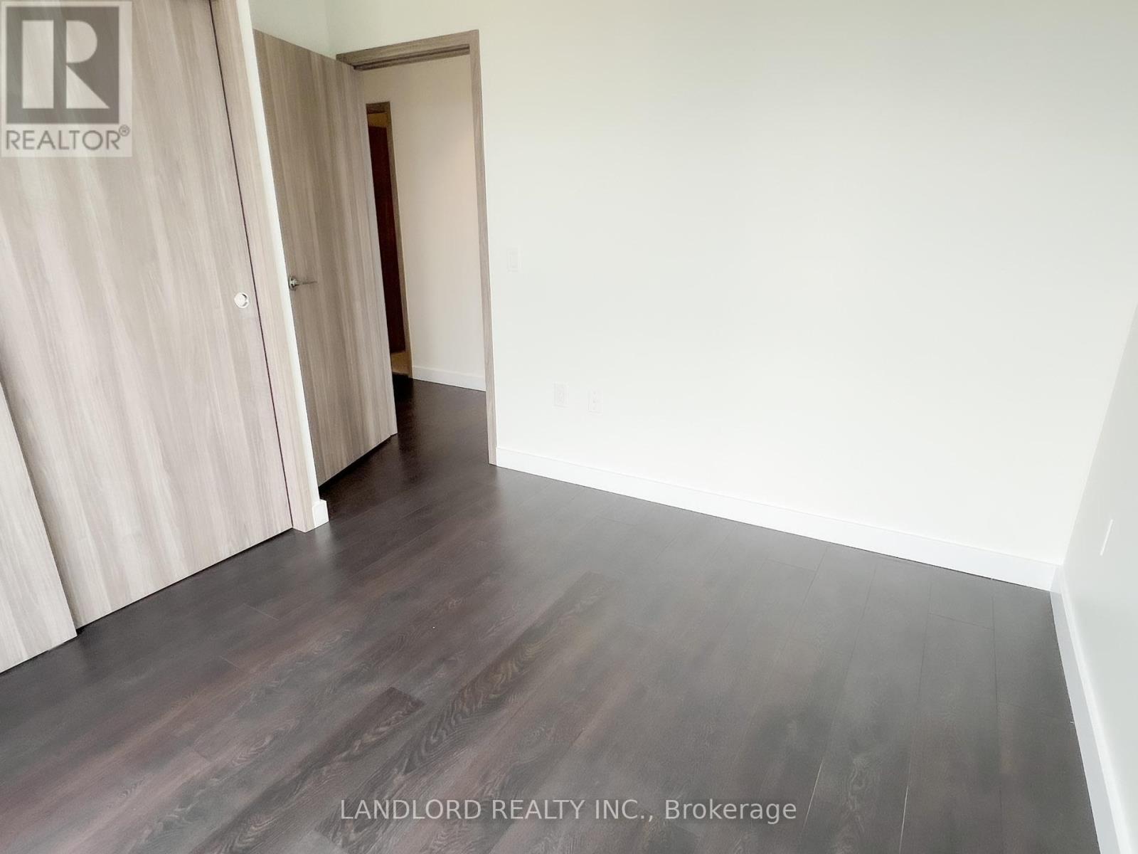 Photo 25 of 3707 85 Mcmahon Drive, Toronto ON