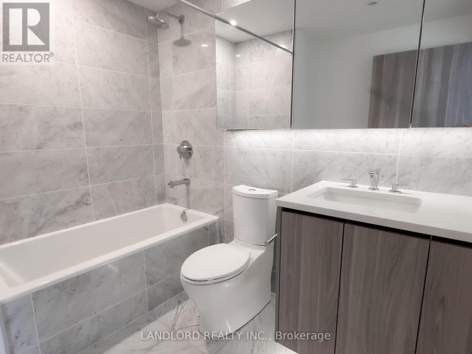 Photo 4 of 3707 85 Mcmahon Drive, Toronto ON
