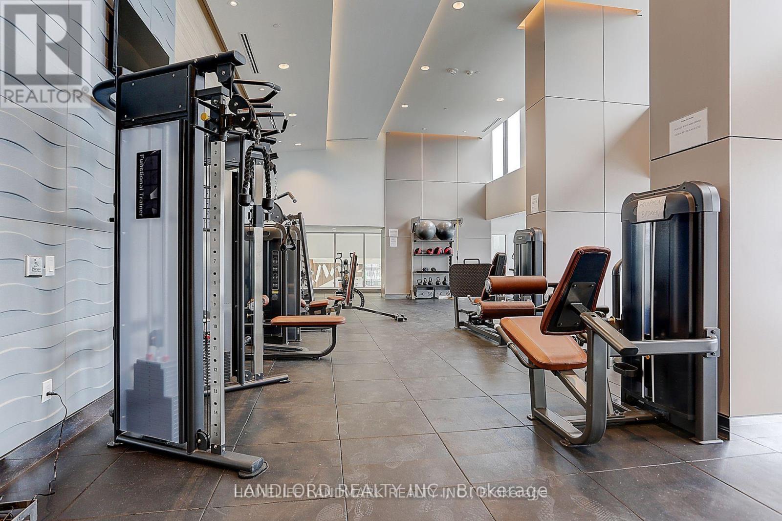 Photo 17 of 3707 85 Mcmahon Drive, Toronto ON