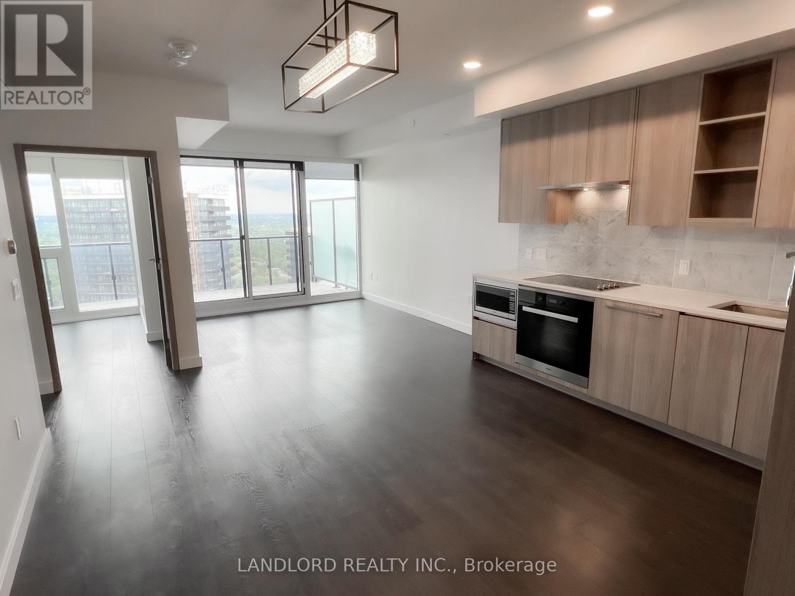 Photo 3 of 3707 85 Mcmahon Drive, Toronto ON