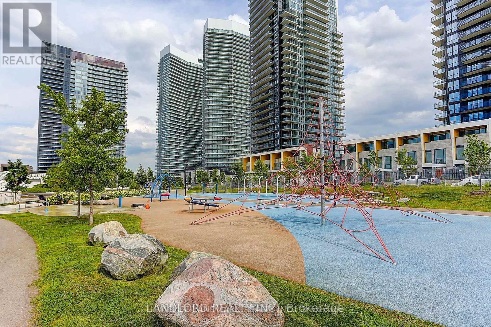 Photo 18 of 3707 85 Mcmahon Drive, Toronto ON
