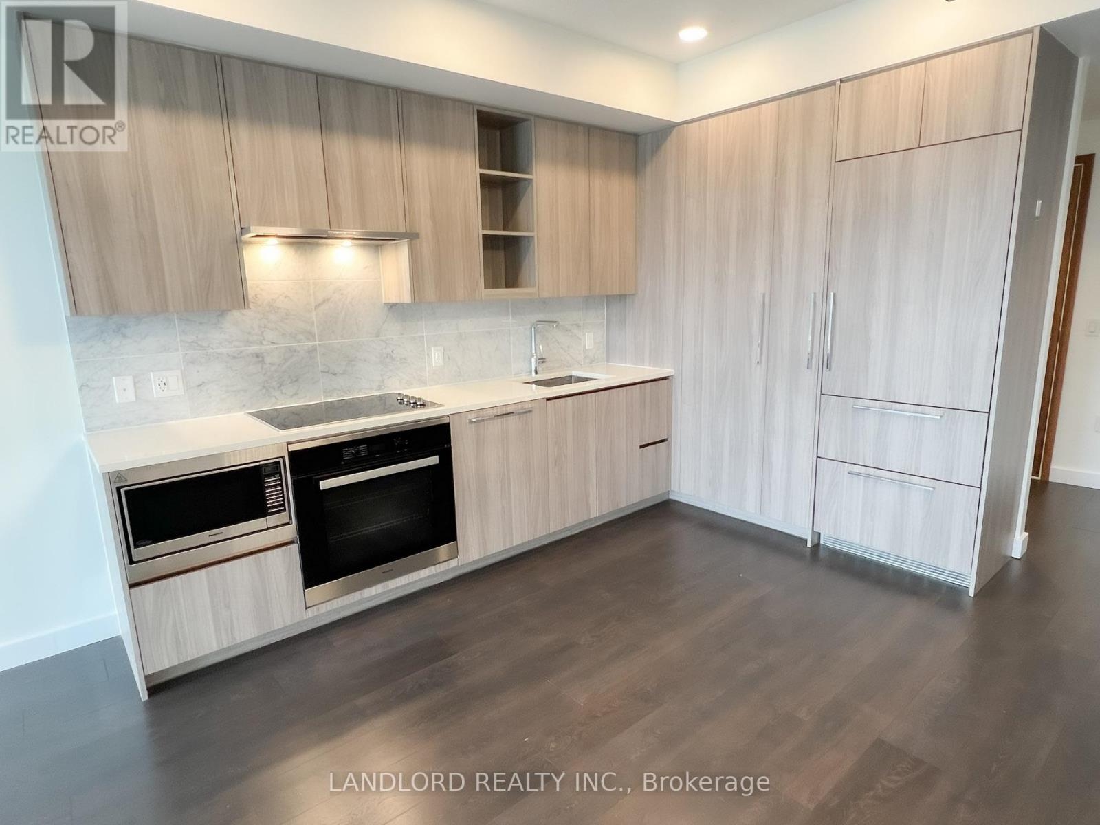 Photo 13 of 3707 85 Mcmahon Drive, Toronto ON