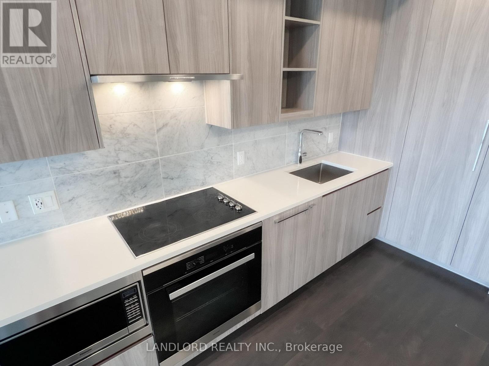 Photo 31 of 3707 85 Mcmahon Drive, Toronto ON