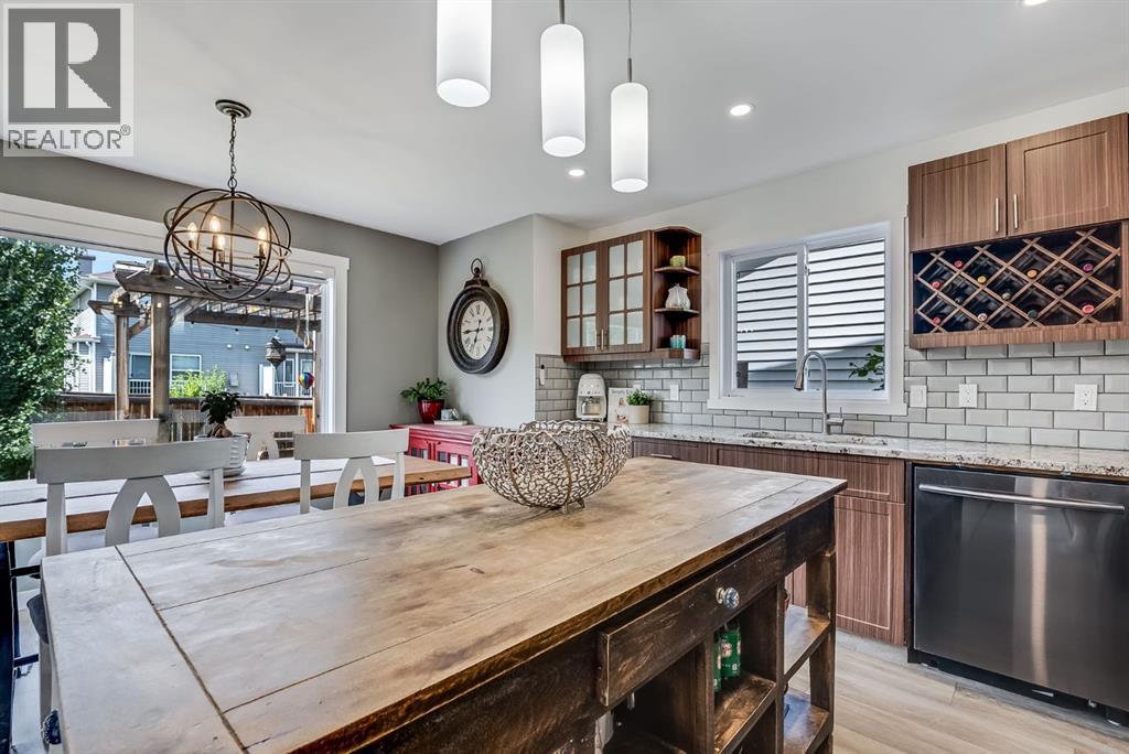 Single Family House for Sale in  Shawinigan Way SW Shawnessy Calgary 