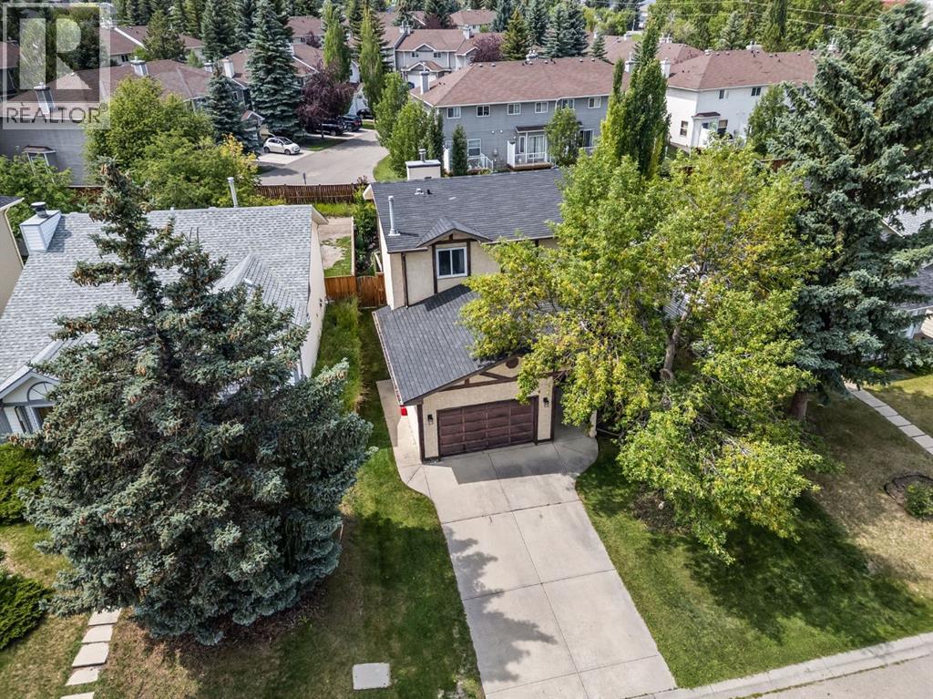 Single Family House for Sale in  Shawinigan Way SW Shawnessy Calgary 