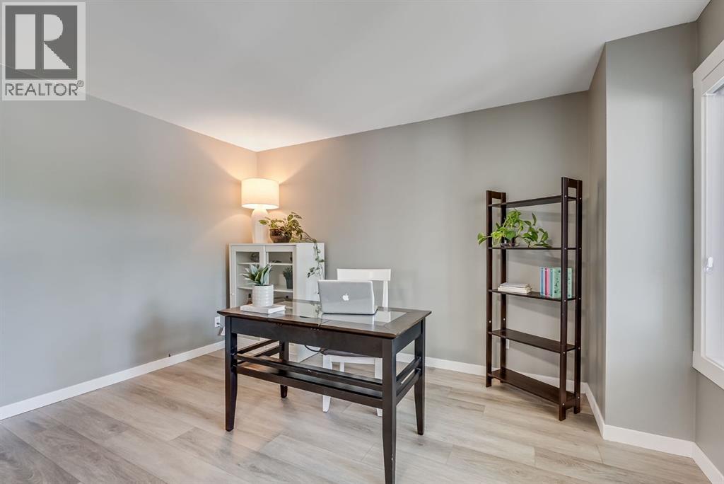 Single Family House for Sale in  Shawinigan Way SW Shawnessy Calgary 