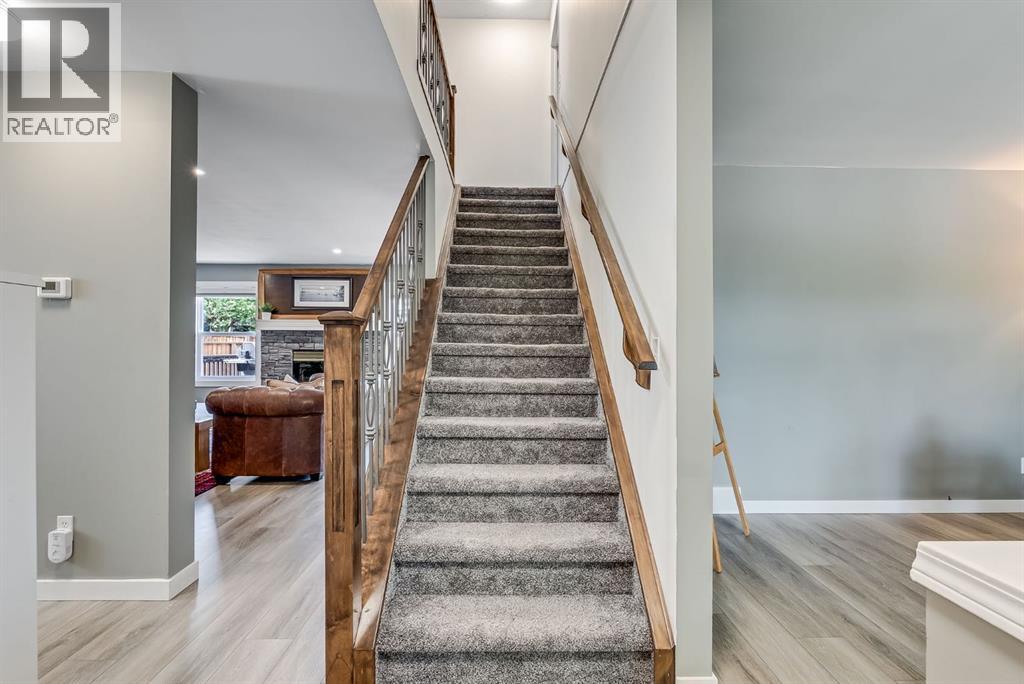 Single Family House for Sale in  Shawinigan Way SW Shawnessy Calgary 