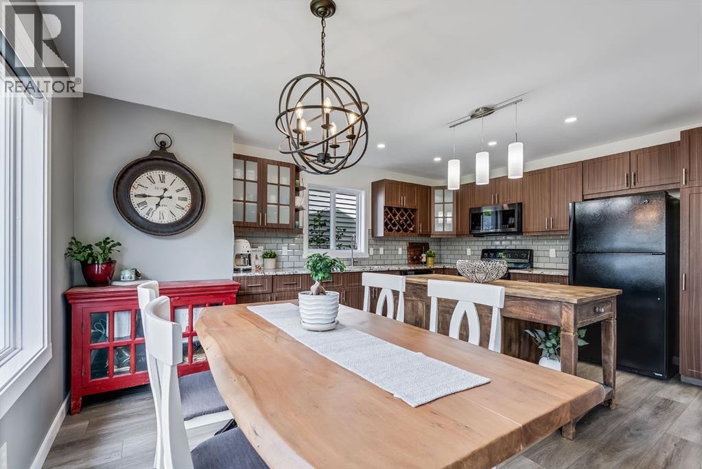 Single Family House for Sale in  Shawinigan Way SW Shawnessy Calgary 