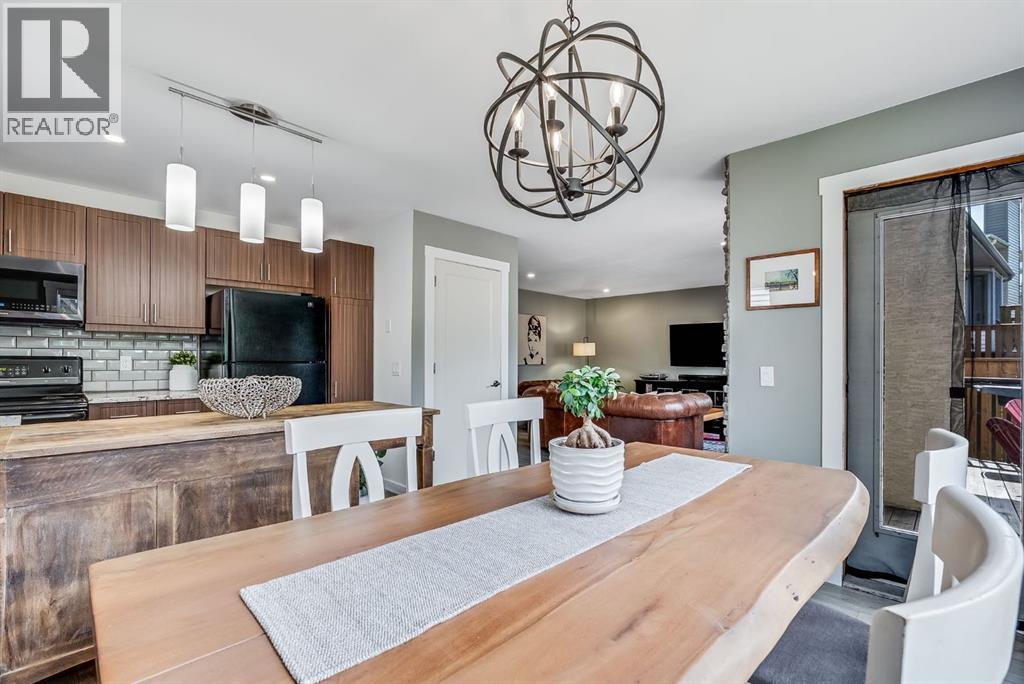 Single Family House for Sale in  Shawinigan Way SW Shawnessy Calgary 