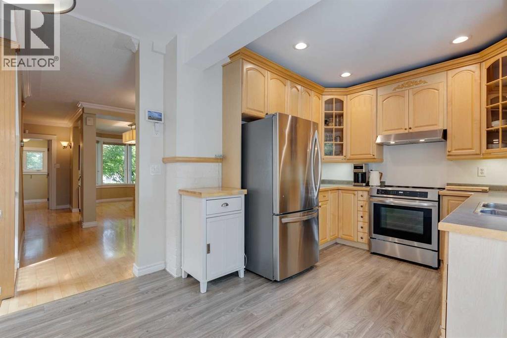 Single Family House for Sale in   Avenue NE Tuxedo Park Calgary 