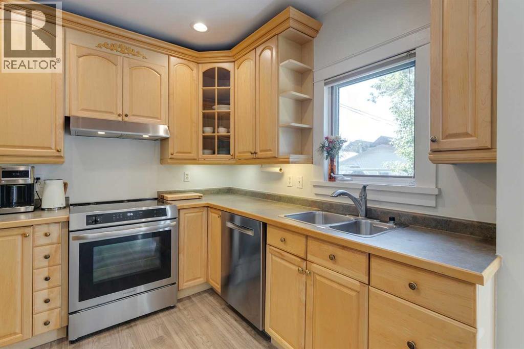 Single Family House for Sale in   Avenue NE Tuxedo Park Calgary 