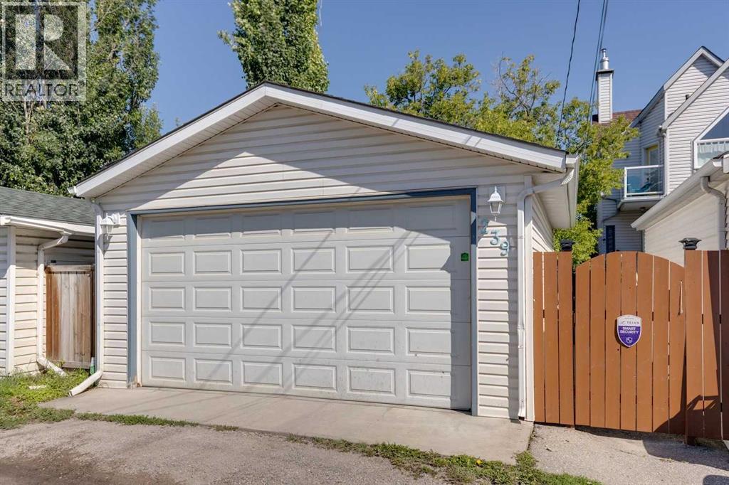 Single Family House for Sale in   Avenue NE Tuxedo Park Calgary 