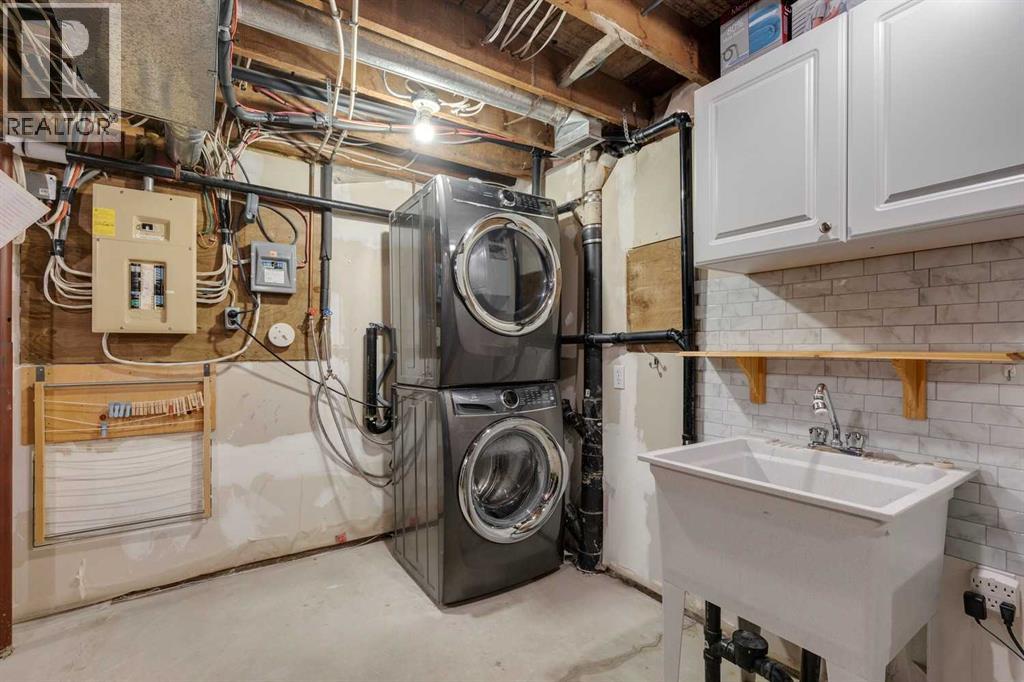 Single Family House for Sale in   Avenue NE Tuxedo Park Calgary 