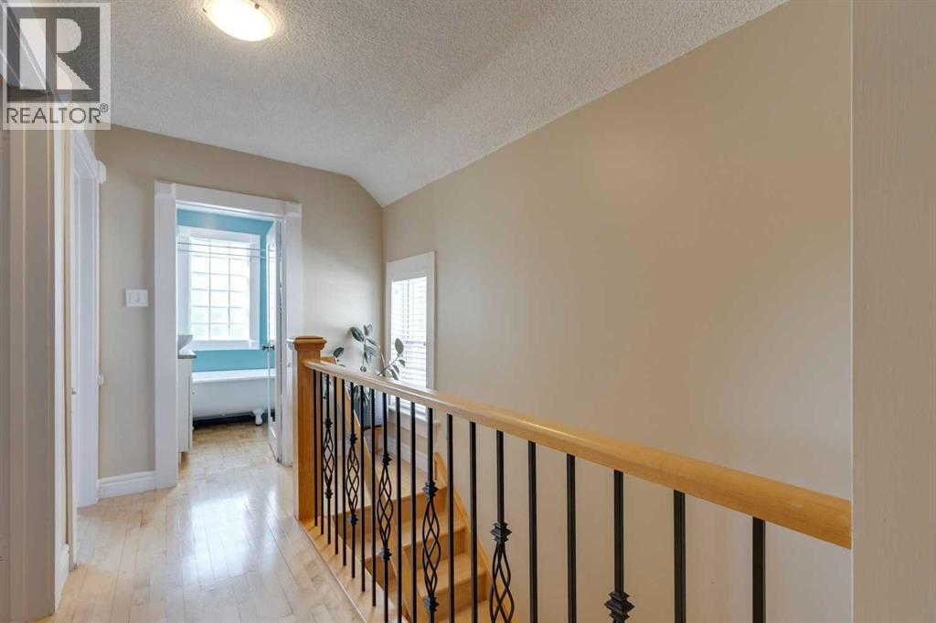 Single Family House for Sale in   Avenue NE Tuxedo Park Calgary 