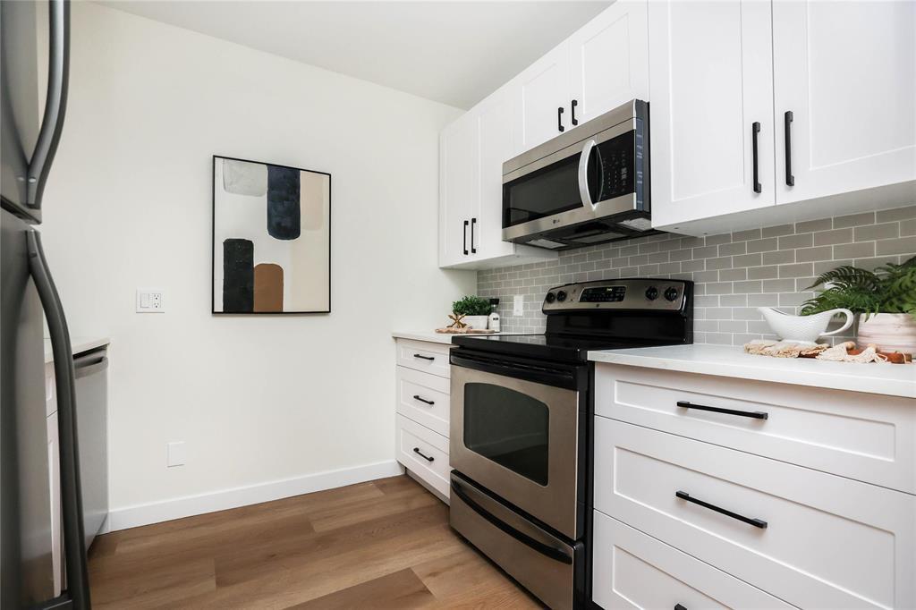 Photo 17 of 1 100 Scotswood Drive, Winnipeg MB