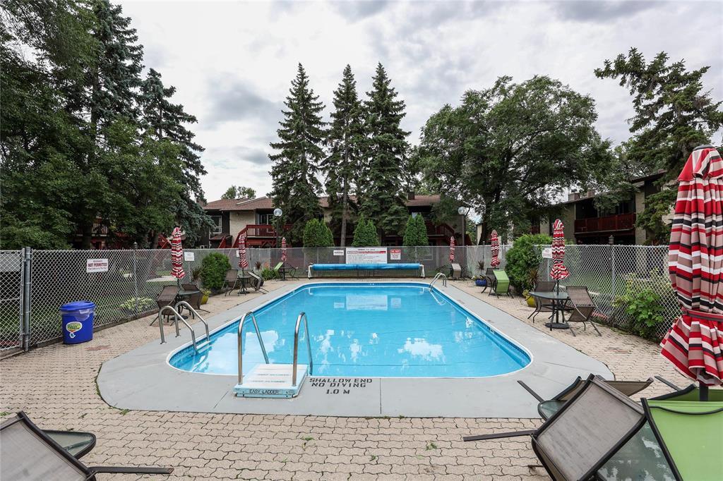 Photo 46 of 1 100 Scotswood Drive, Winnipeg MB